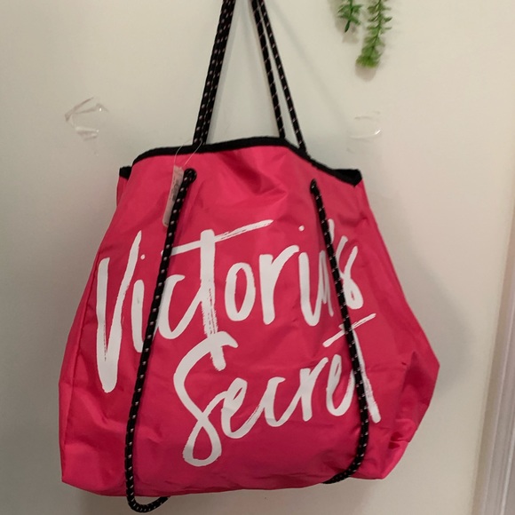 Victoria Secret Beach Water-Proof Tote Bag - Picture 5 of 16